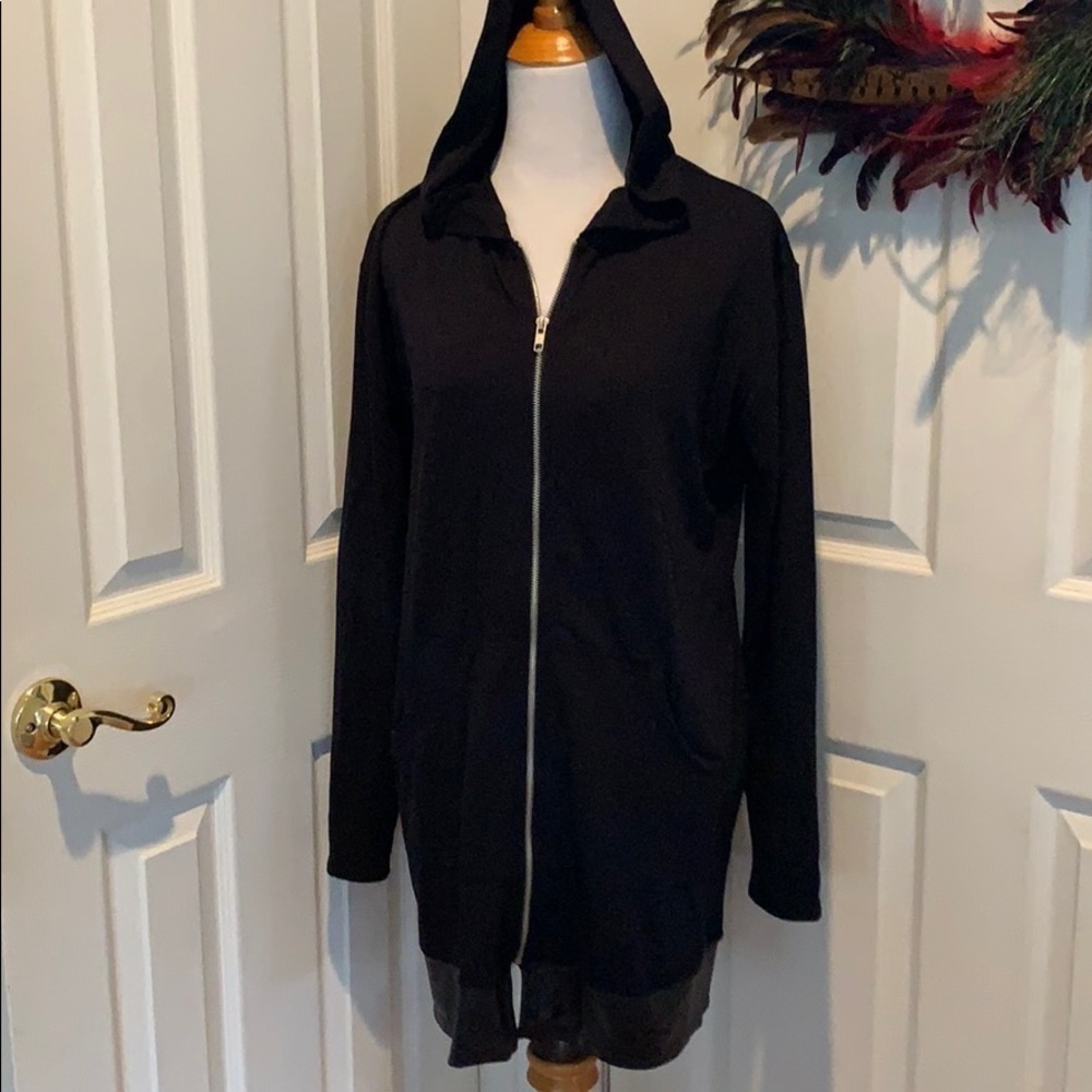 Long zip up hoodie in black, leather look bottom